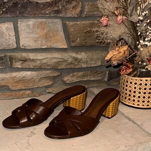 LIKE-NEW SCHUTZ KEEFA STRAW MULE SANDAL